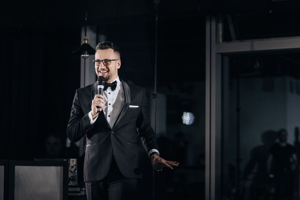 ведущий на свадьбу