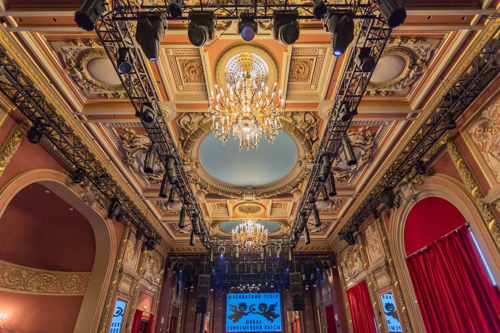 Выездная регистрация в театре современной пьесы